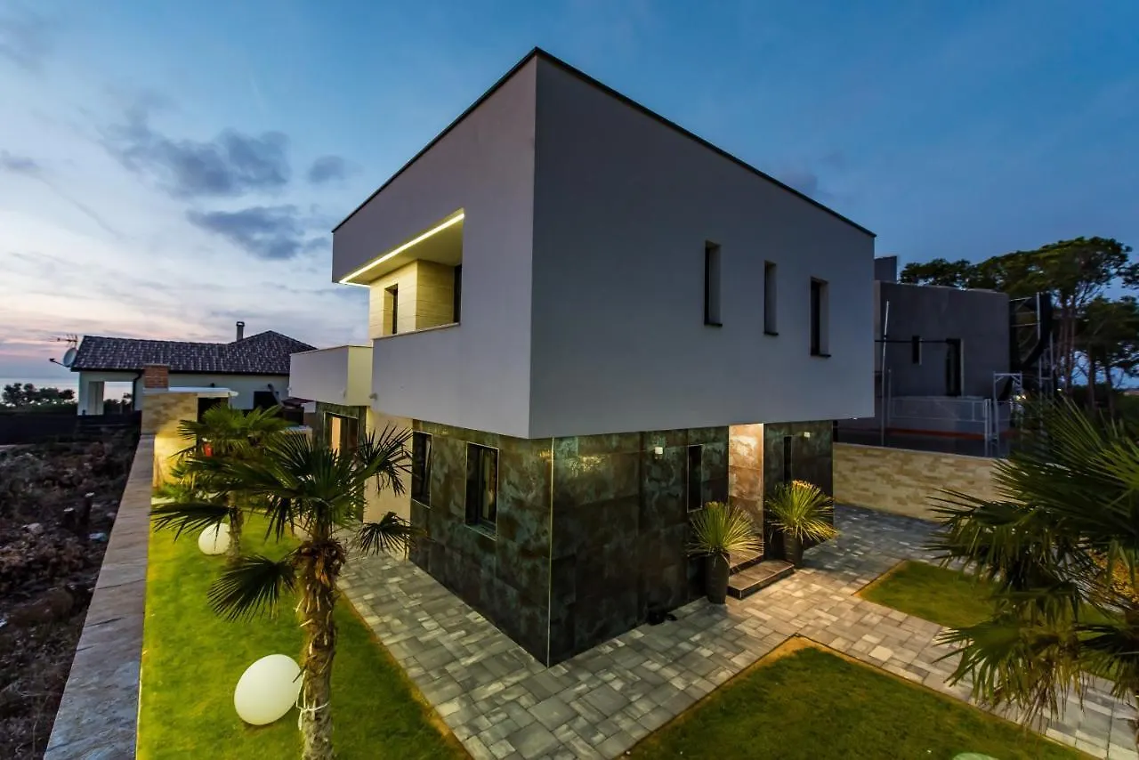 Villa Ela Privlaka  Croatia